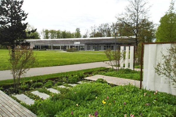 Blick aufs Umweltzentrum mit dem Schaugarten  Umweltzentrum SBN