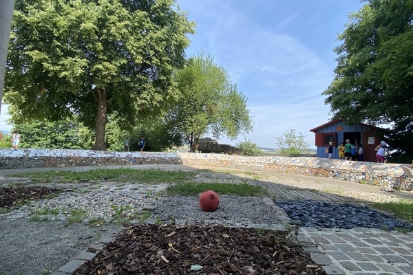 Spielbereich an der Schule  Grundschule Brigachtal