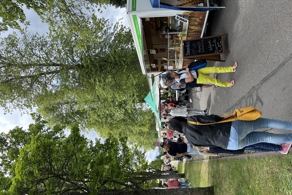 Buntes Treiben auf dem Naturpark-Markt � Gemeinde M�nchweiler